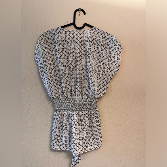 Max Studio Tie Waist Top - Picture 3 of 3